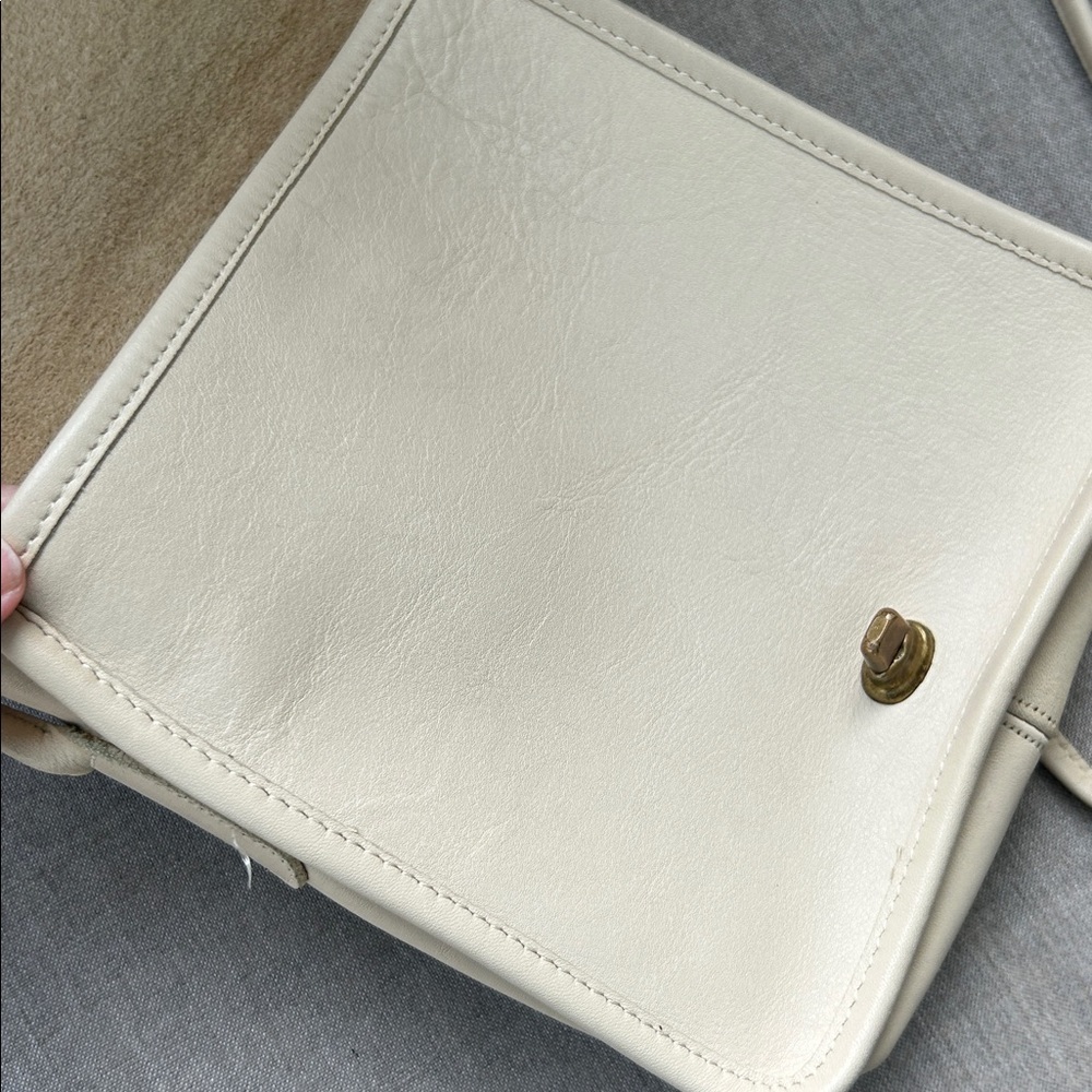 Coach Vintage y2k 90s Willis flap turnlock crossbody bag bone cream 8845 - Picture 9 of 15